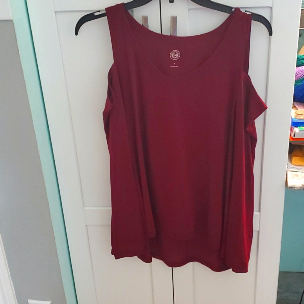 Exposed shoulder long sleeve top